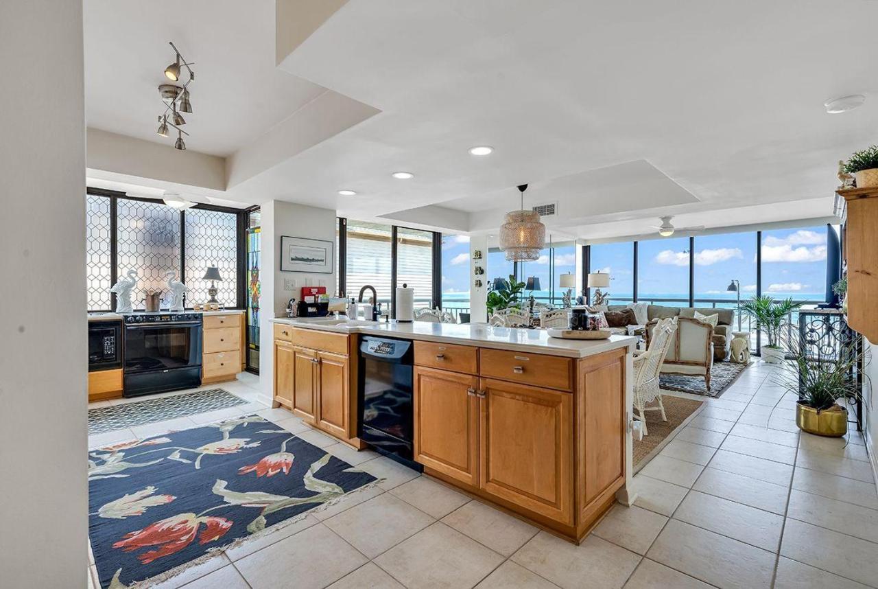 3astll Luxury Oceanfront 3br/2b In Shoreham Towers Ii Holiday home