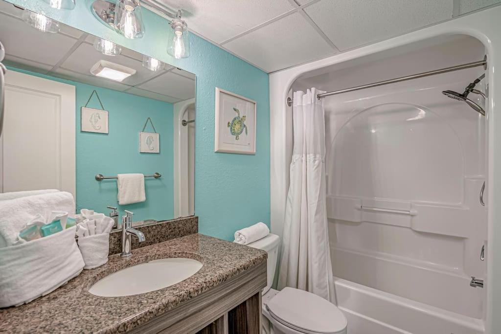 Beautiful Ocean Views, On 15th Floor! *