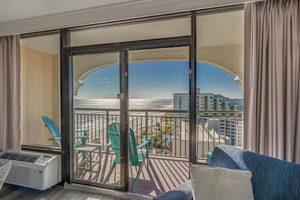 Beautiful Ocean Views, On 15th Floor! *