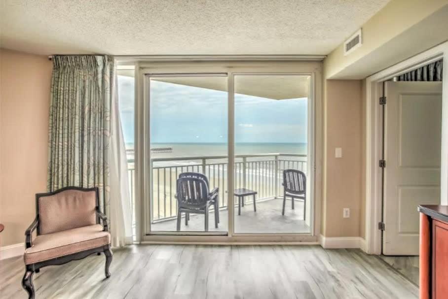 Holiday home New Listing - Sandy Shores - Sandy - Direct Oceanfront