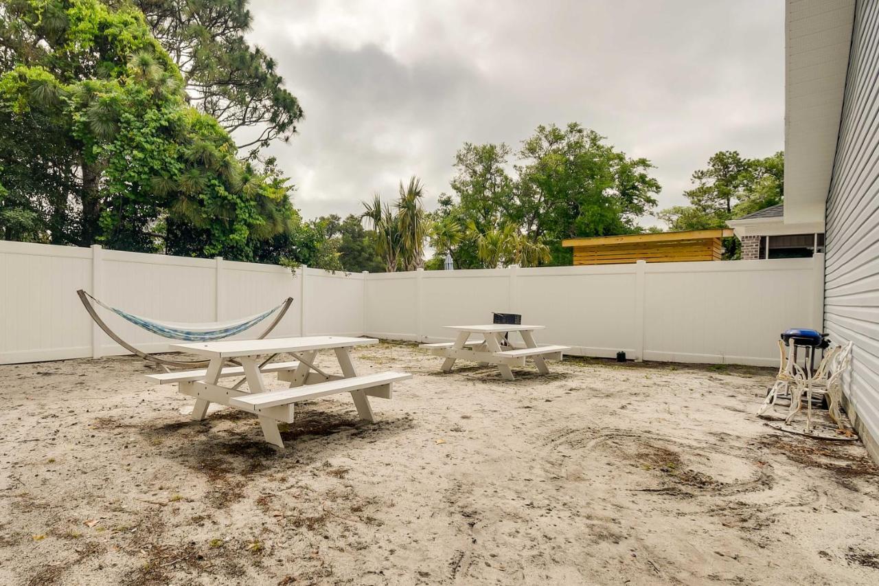 Summertime Escape With Grill Walk To Atlantic Holiday home *