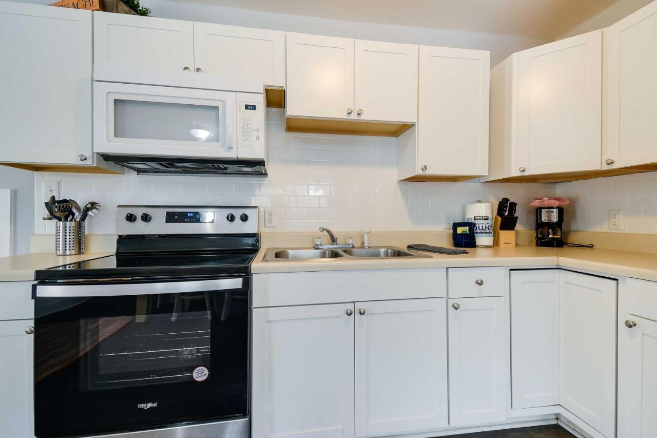 Summertime Escape With Grill Walk To Atlantic Holiday home Myrtle Beach