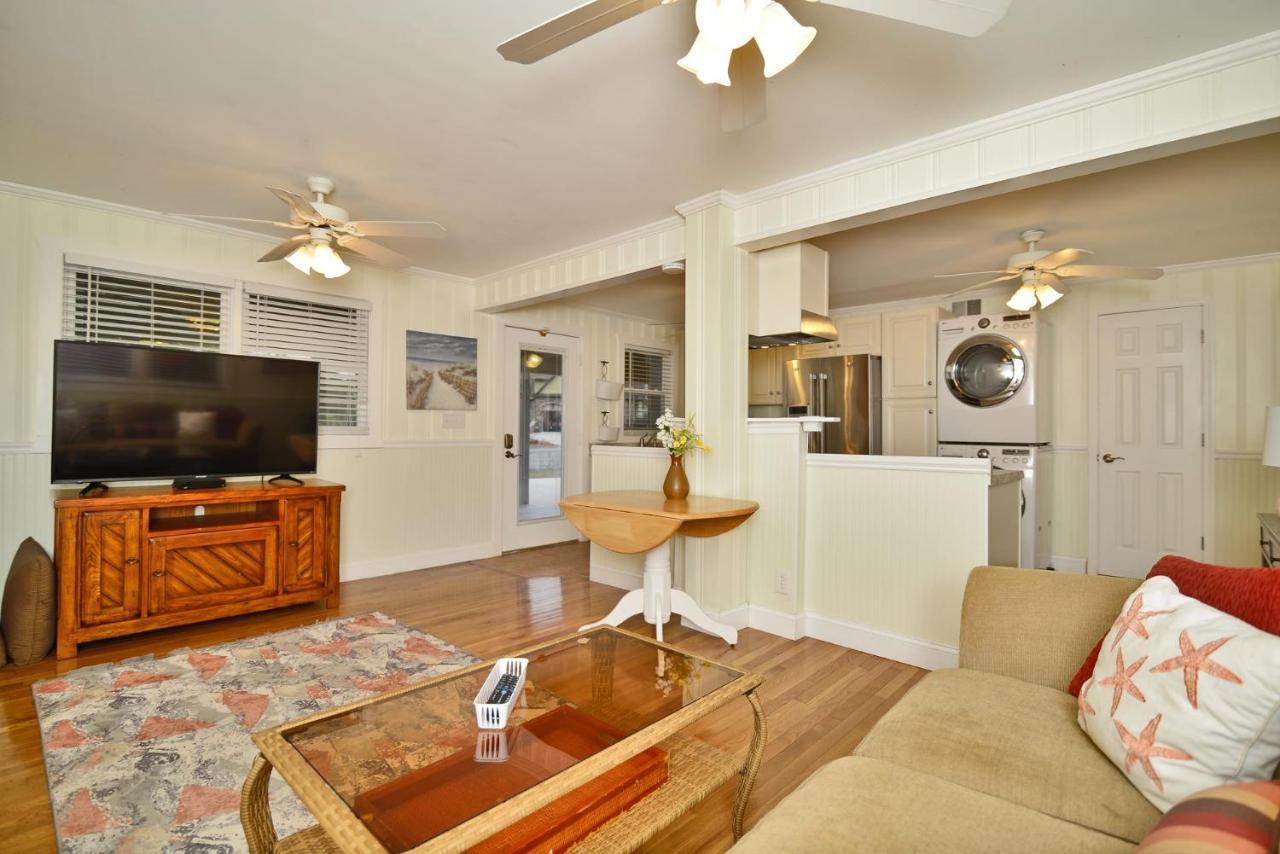 R&r House! Huge W Sun Deck In Famous Cherry Grove Holiday home *