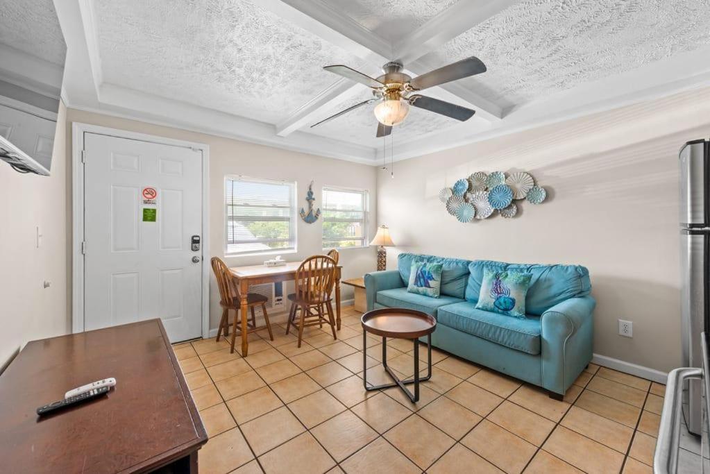 1br With Pool Parking Pets Next To Beach 6 Apartment *