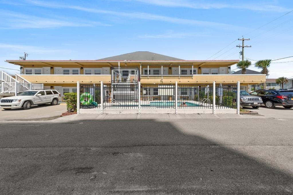 Apartment 1br With Pool Parking Pets Next To Beach 6 *