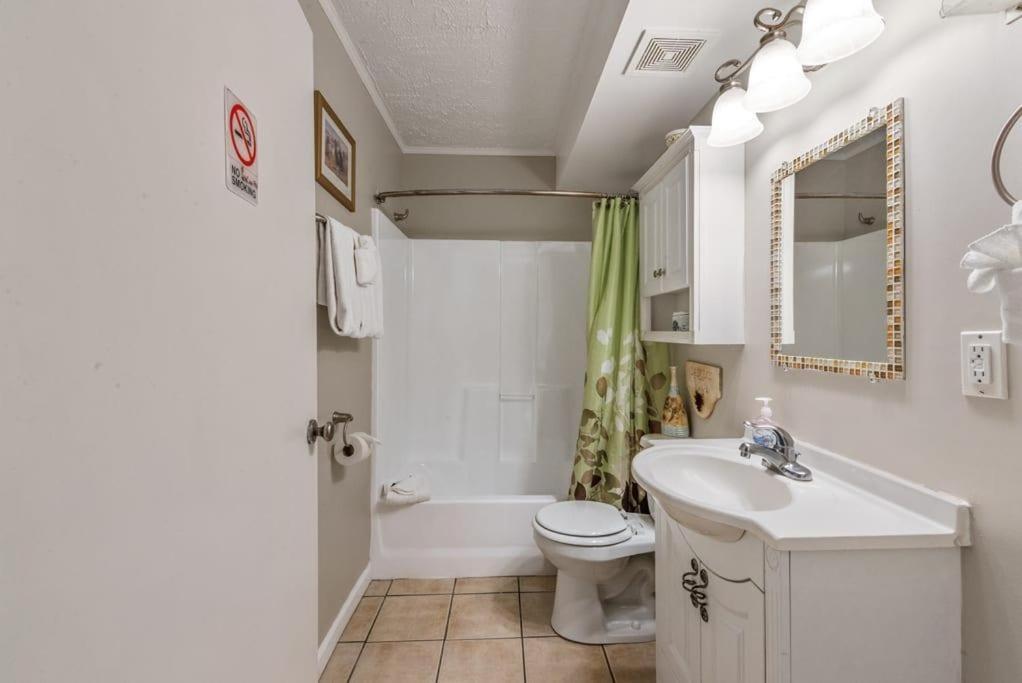 1br With Pool Parking Pets Next To Beach 6