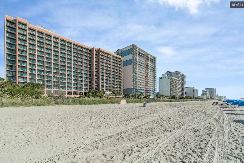 Sandcastle Resort: 3rd Floor Beach Front W/ Kitchenette Apartment *