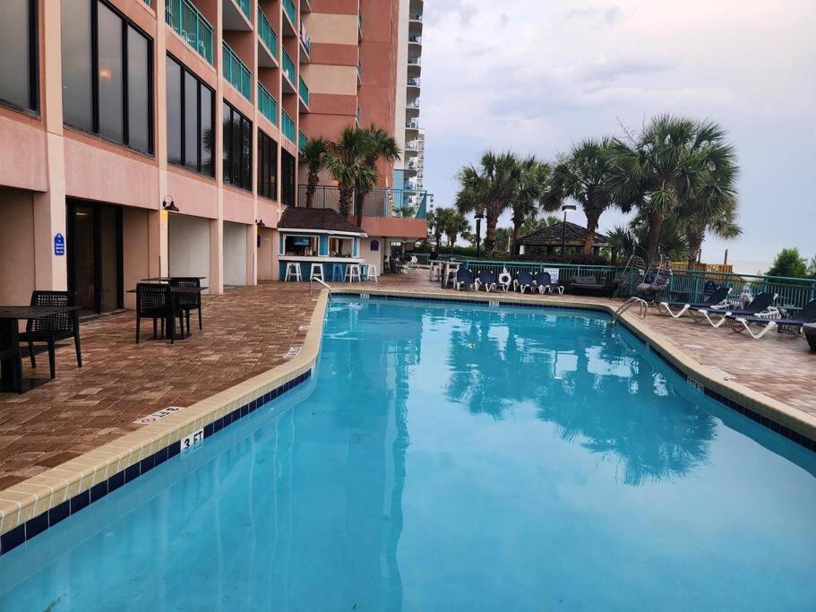 Apartment Sandcastle Resort: 3rd Floor Beach Front W/ Kitchenette *