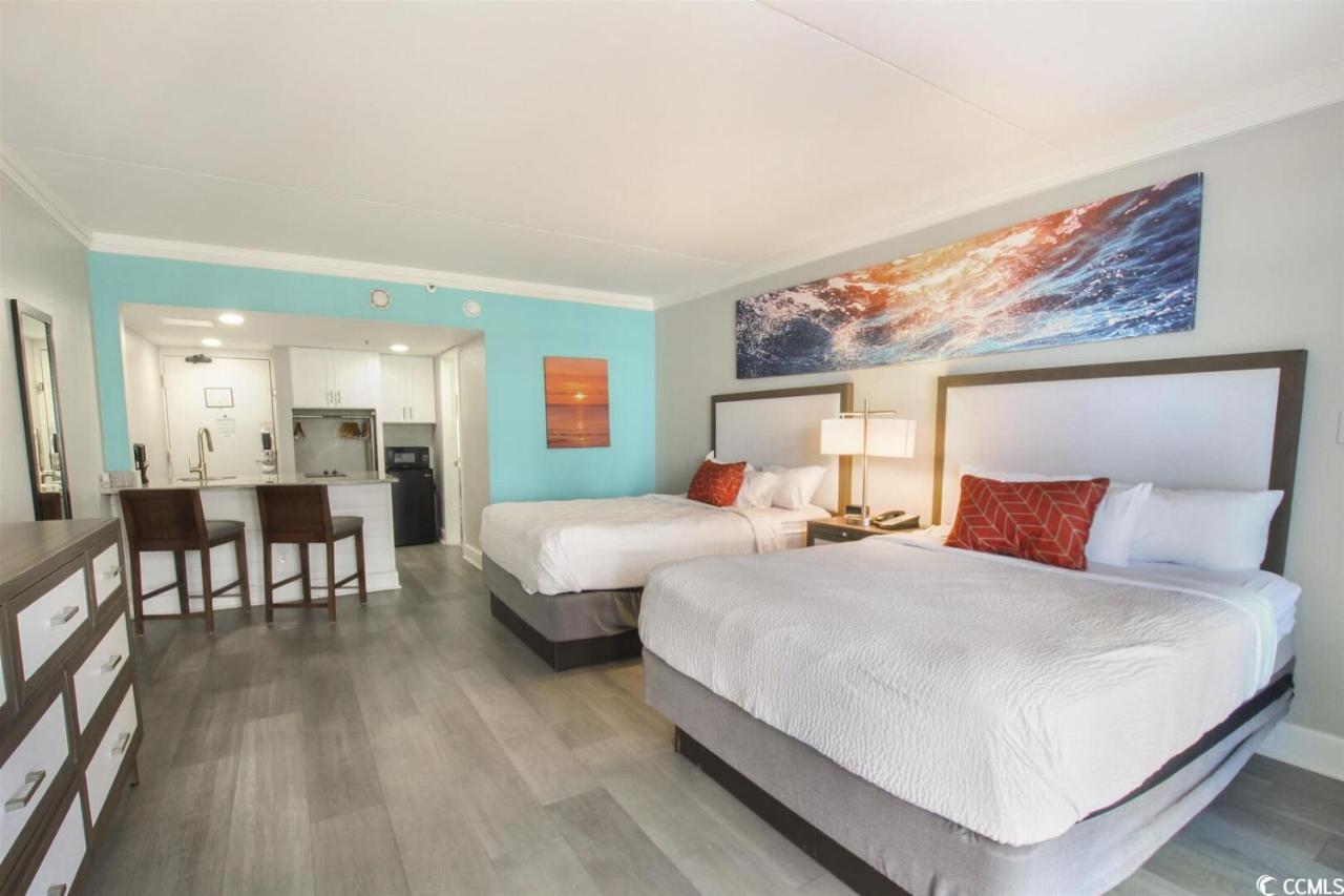 Immaculate Ocean View Double Queen Suite!- Grande Cayman Unit 232 - Sleeps 4 Guests! Holiday home *