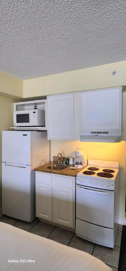 Oceanfront Efficiency T401 * Myrtle Beach