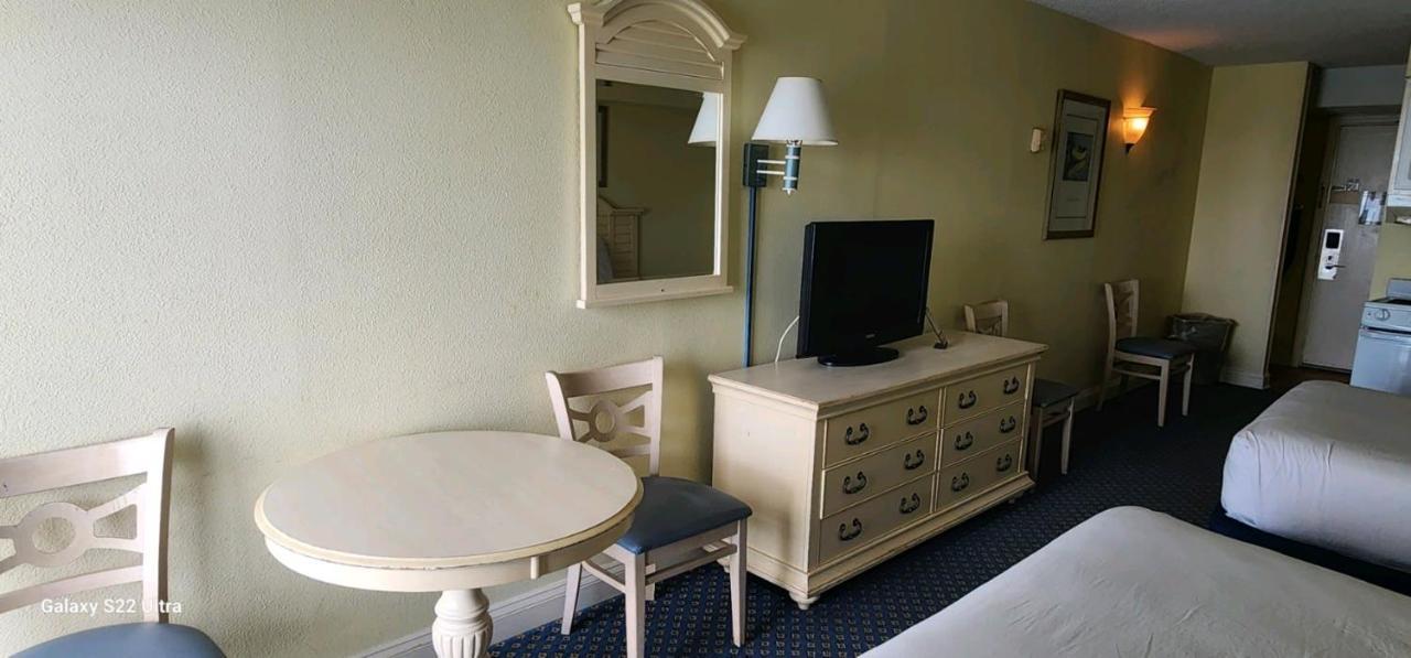 Oceanfront Efficiency T906 Apartment Myrtle Beach