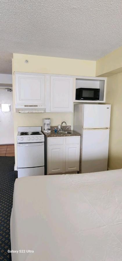 Oceanfront Efficiency T906 Apartment Myrtle Beach