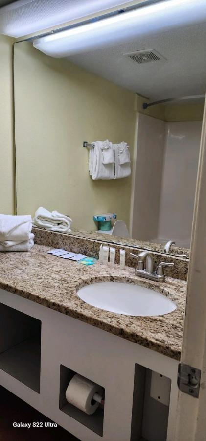 Apartment Oceanfront Efficiency T906
