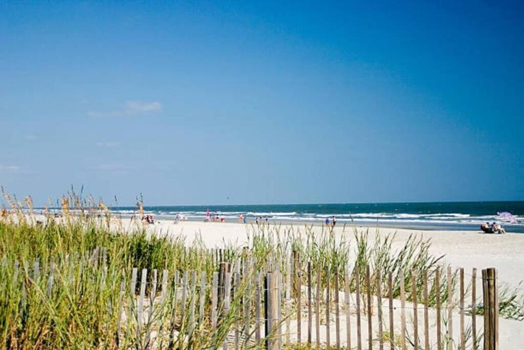 Cheerful 4 Bedroom 1 Block From The Beach! * Myrtle Beach