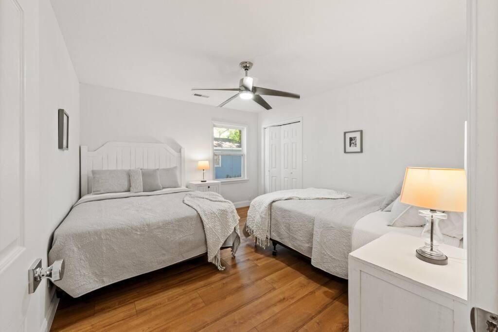 Cheerful 4 Bedroom 1 Block From The Beach! * Myrtle Beach
