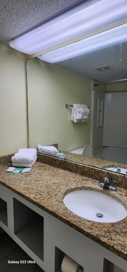 Apartment Oceanfront Efficiency T506
