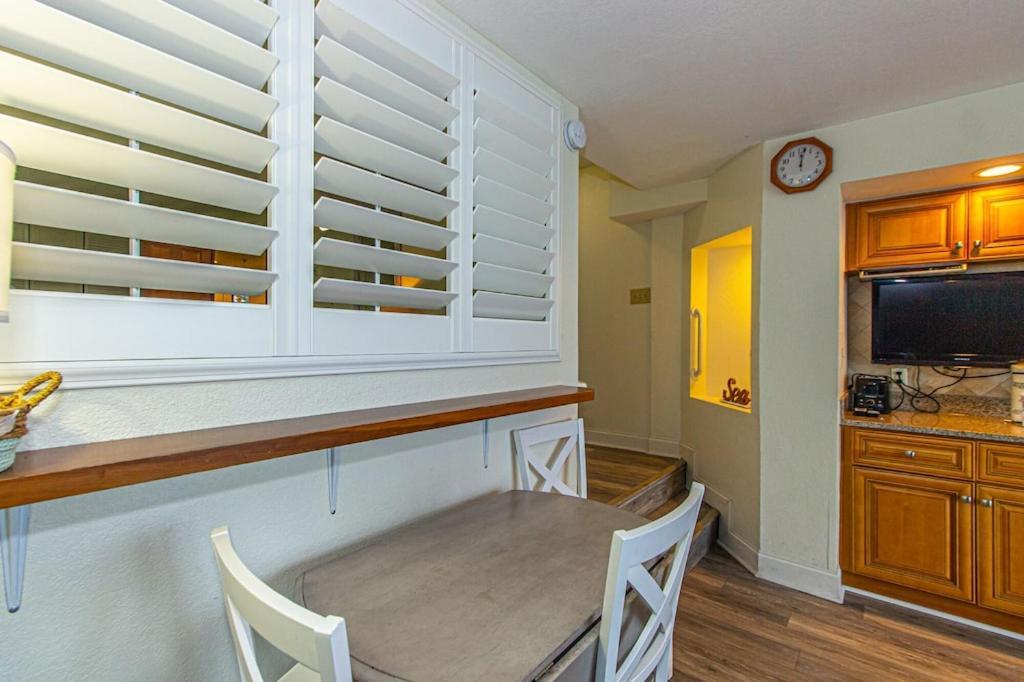 New!! Cove Oceanfront 1bed/1ba Nmb Free Wifi & Parking Apartment