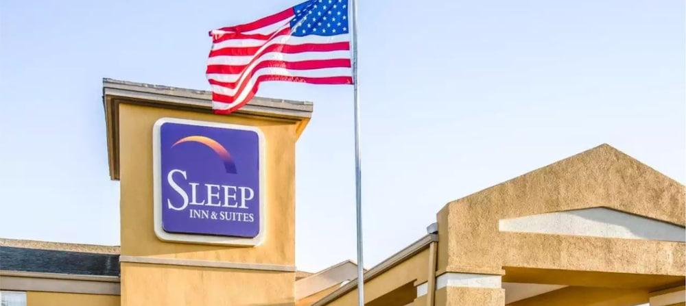 Sleep Near Outlets 2*