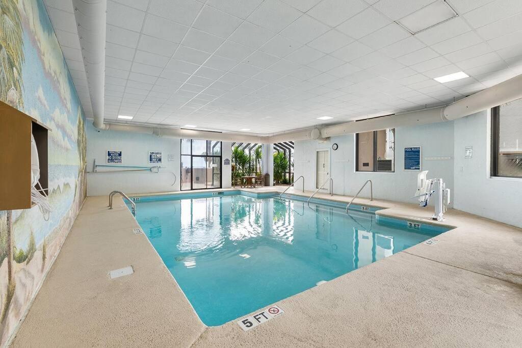 Apartment Palms - Oceanfront Renovated King Bed Sauna