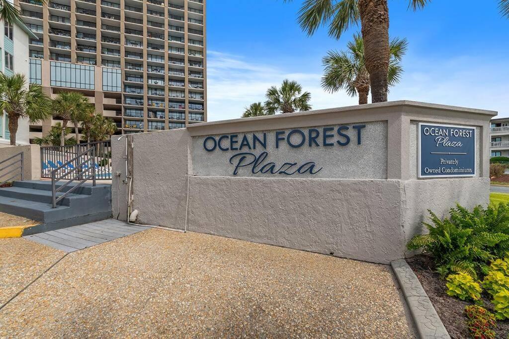 Palms - Oceanfront Renovated King Bed Sauna Apartment