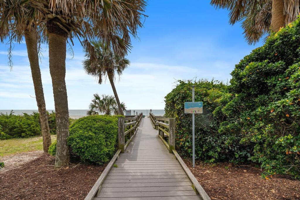 Apartment Palms - Oceanfront Renovated King Bed Sauna