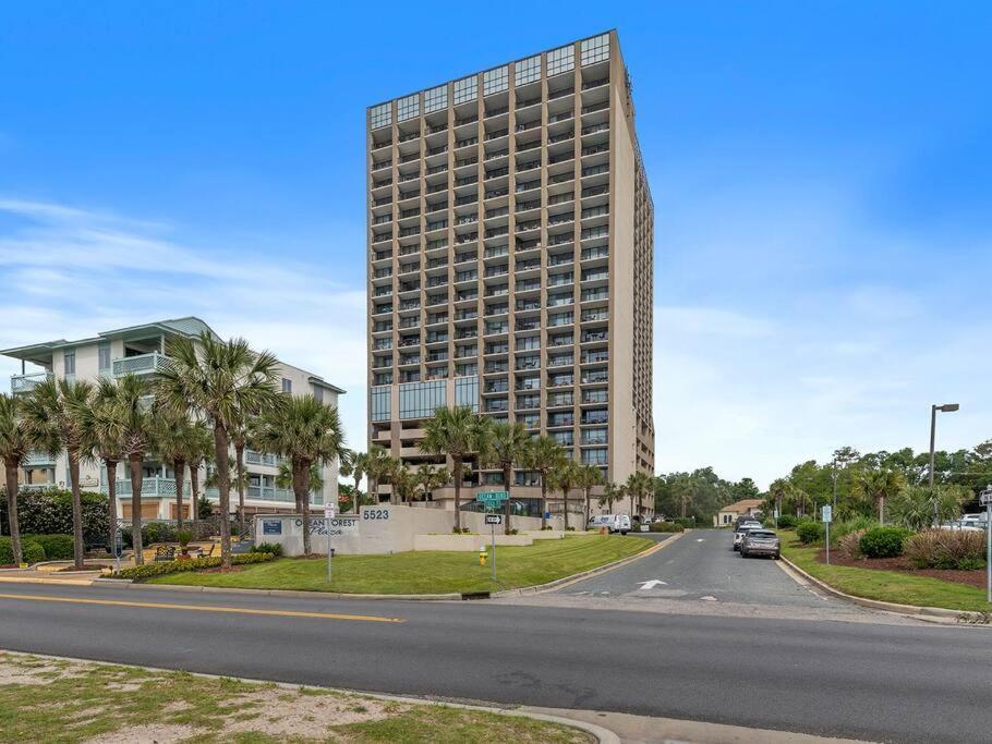 Palms - Oceanfront Renovated King Bed Sauna Apartment *