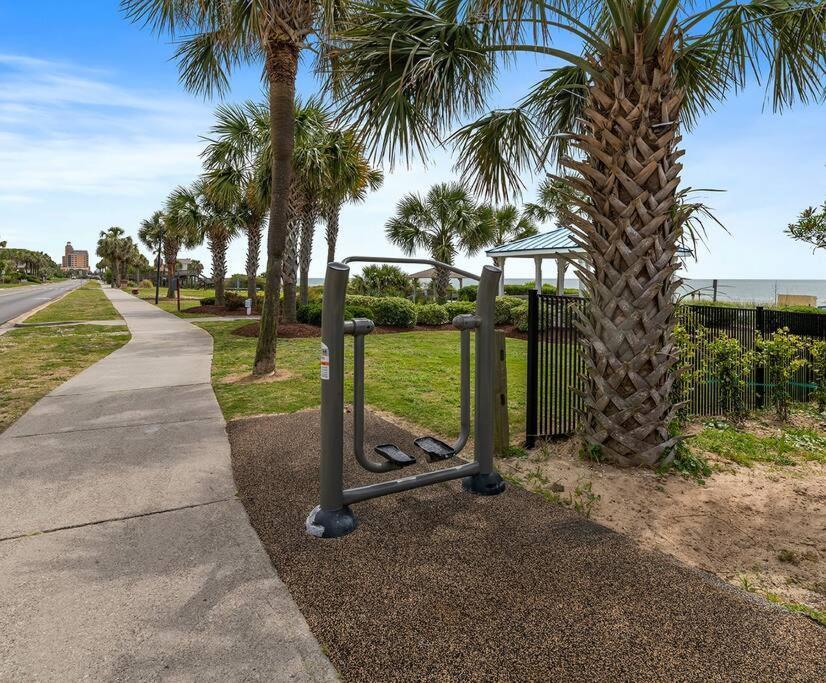 Palms - Oceanfront Renovated King Bed Sauna Myrtle Beach