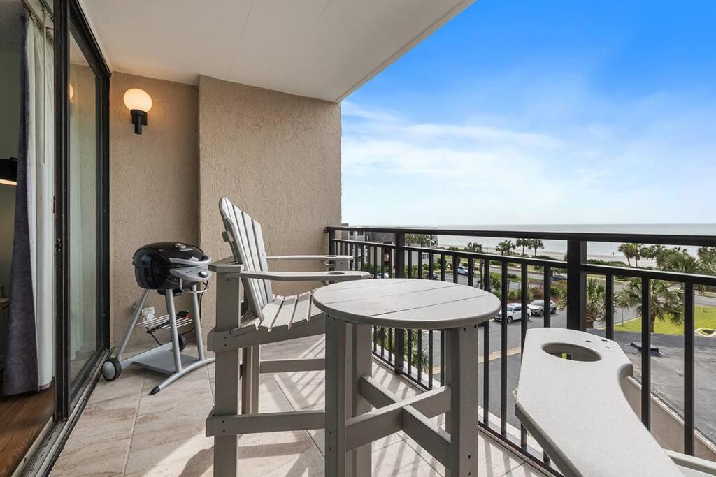 Palms - Oceanfront Renovated King Bed Sauna *