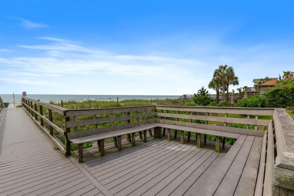 Palms - Oceanfront Renovated King Bed Sauna