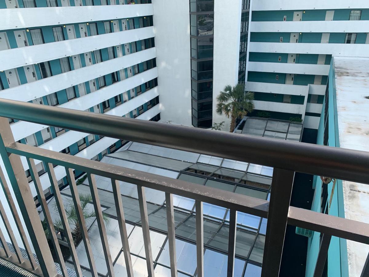 Hotel Upgraded At Landmark ! 17 Pools, Lazy Rivers, Jacuzzis! 814 Myrtle Beach