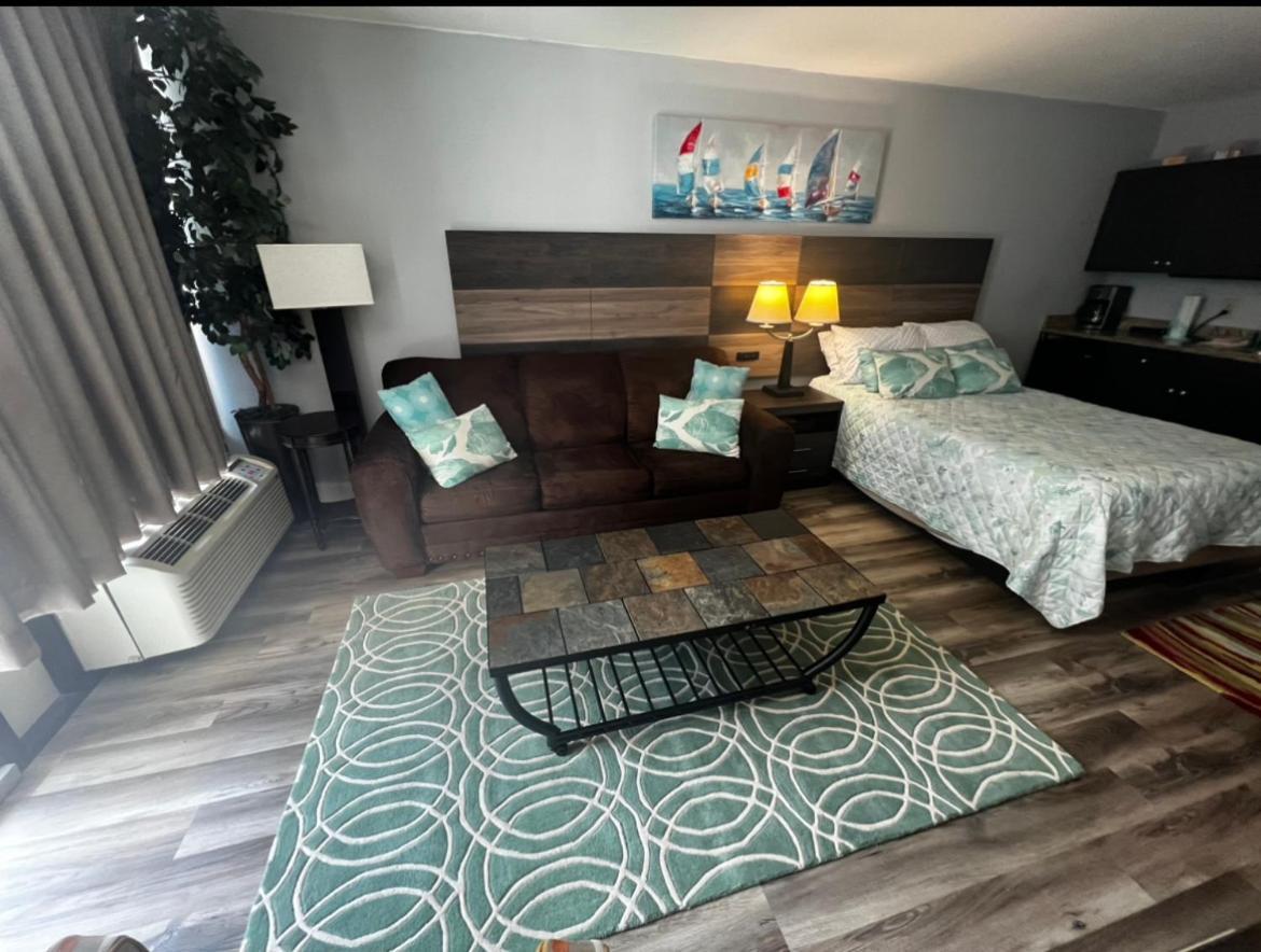 Upgraded At Landmark ! 17 Pools, Lazy Rivers, Jacuzzis! 814 Hotel