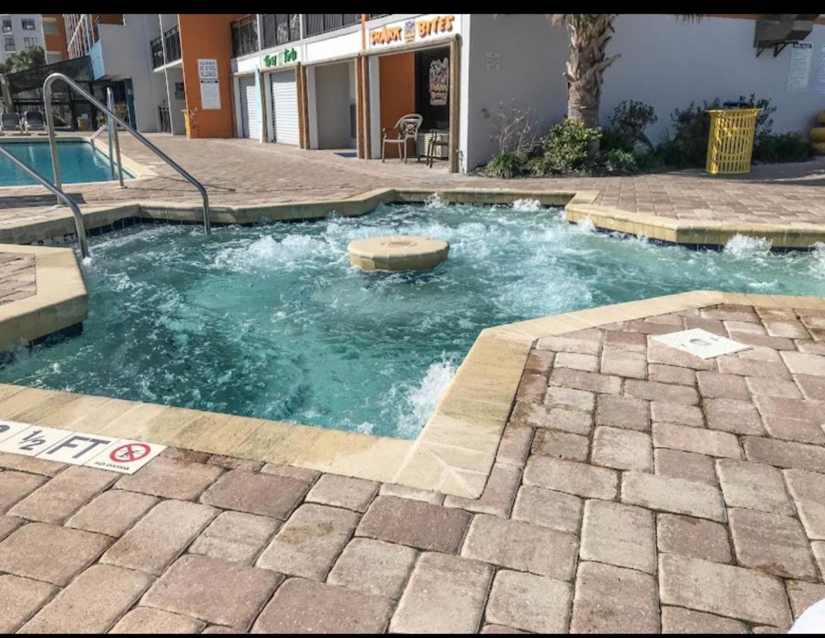 Upgraded At Landmark ! 17 Pools, Lazy Rivers, Jacuzzis! 814 4*