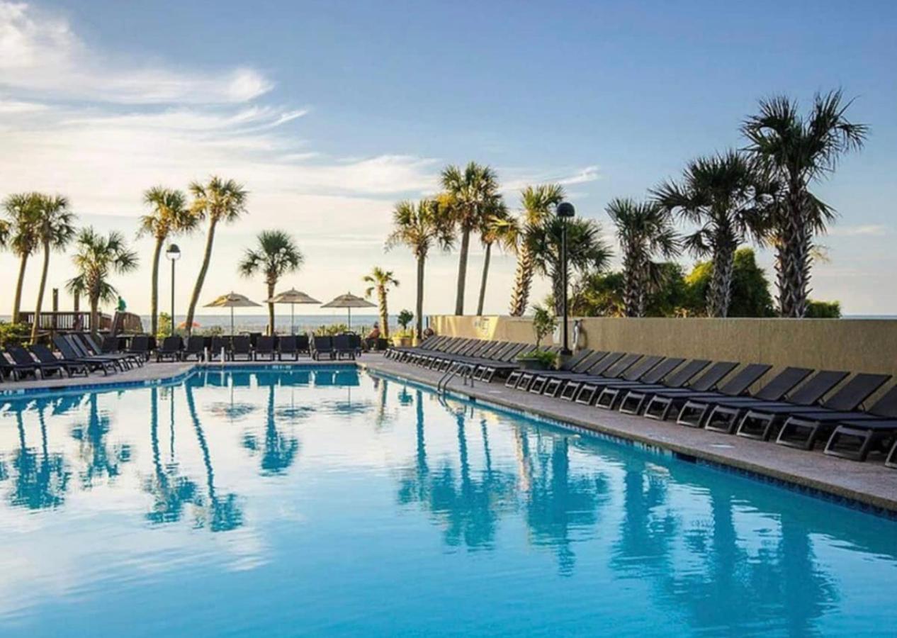 Beachfront, Spacious King With Access, Free Parking! * Myrtle Beach