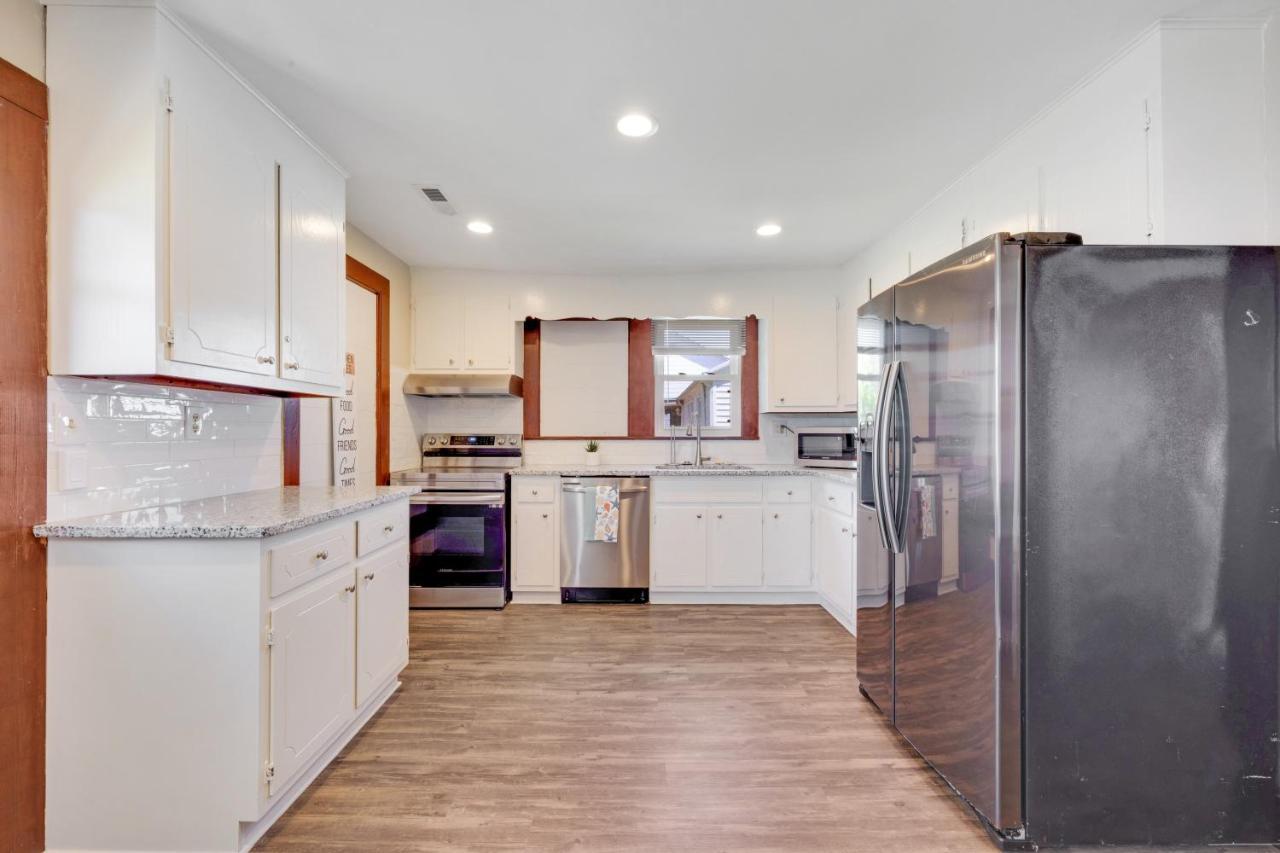 Holiday home Beachy Keen, North Myrtle Single-family House, 150 Feet To Ocean! Pets Welcome! *