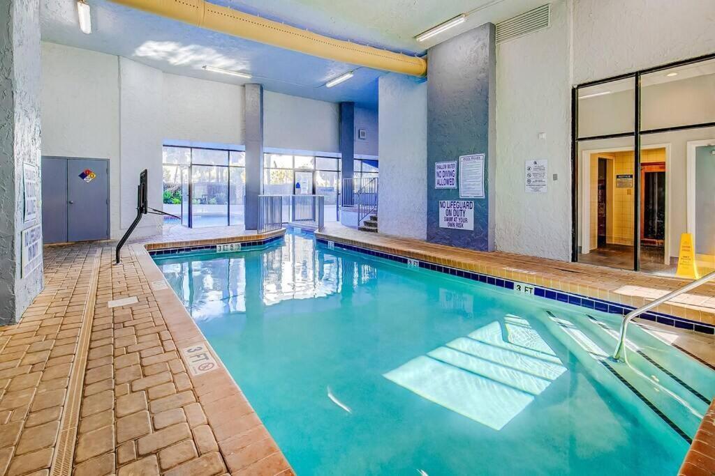 Royal Retreat-amazing View-king Bed-1 Bedroom-full Kitchen-free Parking-self Check-in Aparthotel
