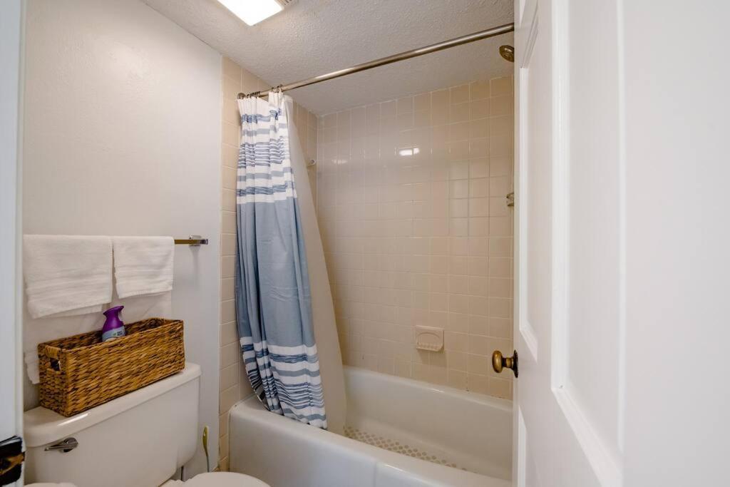 Aparthotel Royal Retreat-amazing View-king Bed-1 Bedroom-full Kitchen-free Parking-self Check-in *
