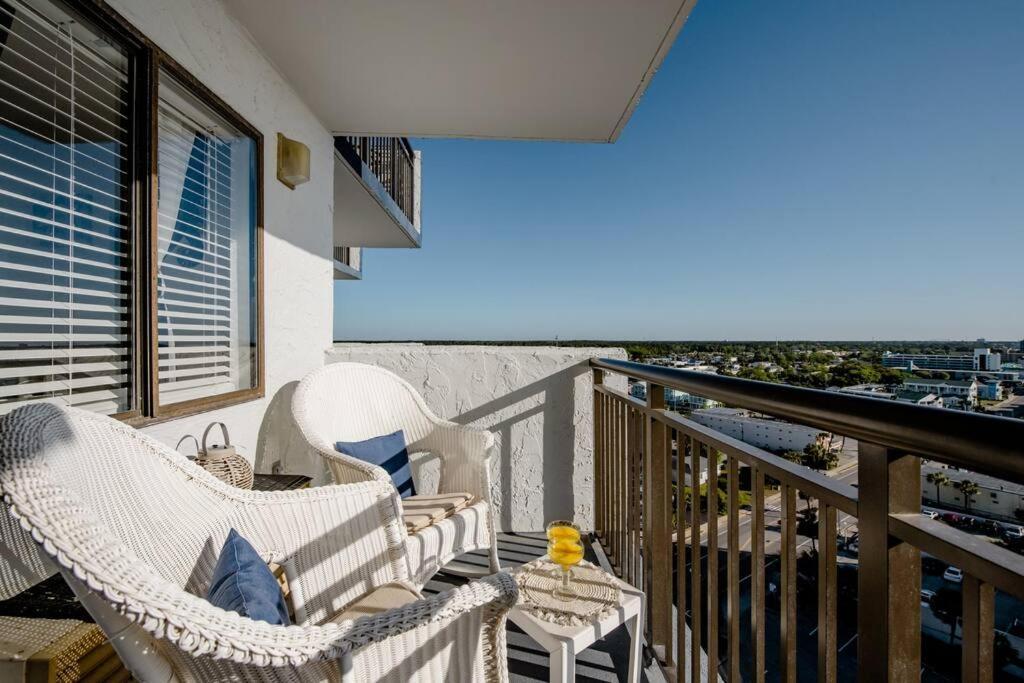 Royal Retreat-amazing View-king Bed-1 Bedroom-full Kitchen-free Parking-self Check-in * Myrtle Beach