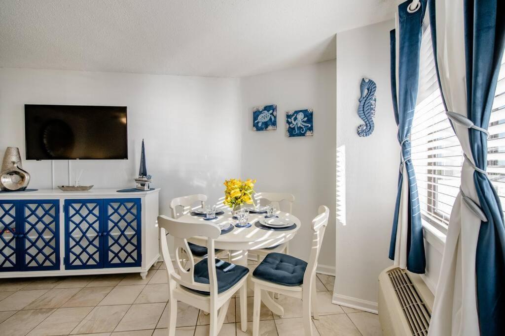 Royal Retreat-amazing View-king Bed-1 Bedroom-full Kitchen-free Parking-self Check-in Myrtle Beach
