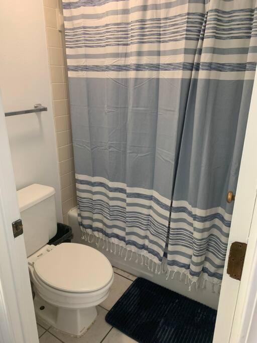 Royal Retreat-amazing View-king Bed-1 Bedroom-full Kitchen-free Parking-self Check-in Aparthotel
