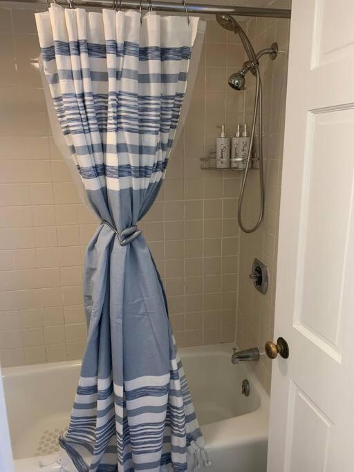 Royal Retreat-amazing View-king Bed-1 Bedroom-full Kitchen-free Parking-self Check-in * Myrtle Beach