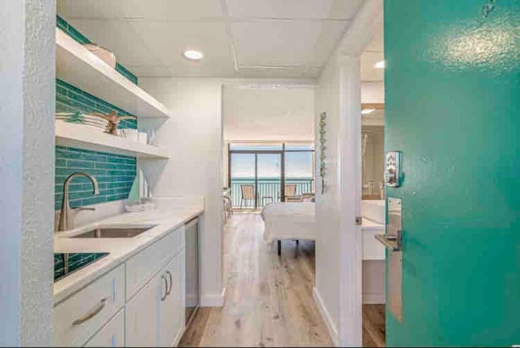Apartment Soul Sanctuary-direct Oceanfront-million Dollars View-king Bed-free Parking-self Check-in *
