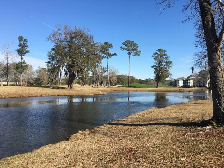 Lovely 1-bedroom In River Oaks Golf Apartment *