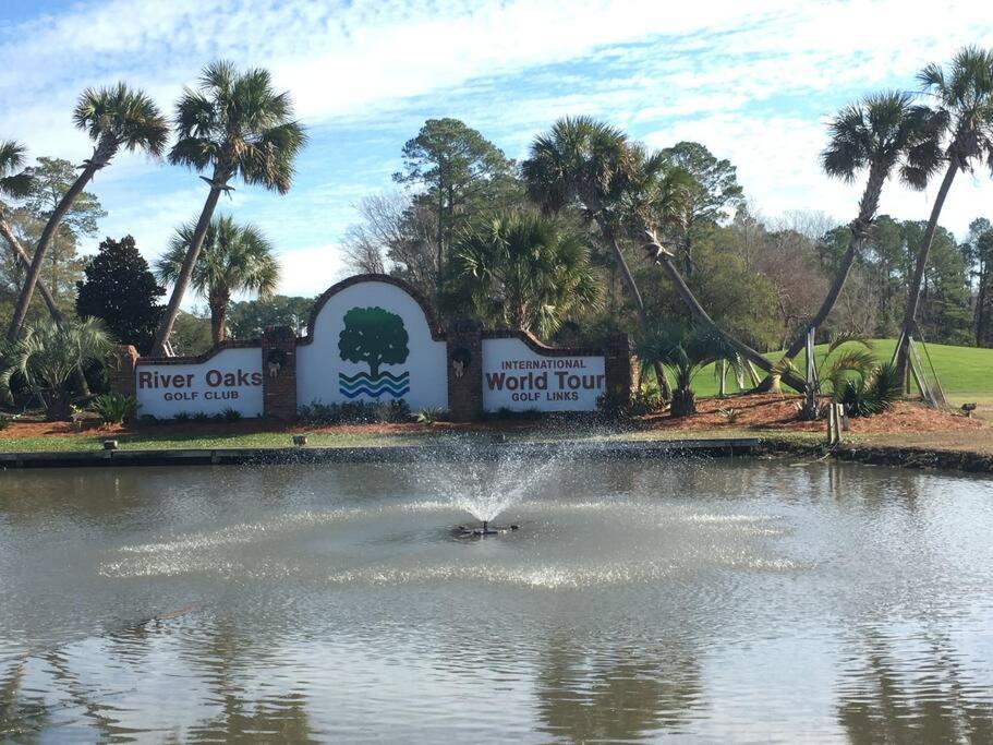 Lovely 1-bedroom In River Oaks Golf Apartment