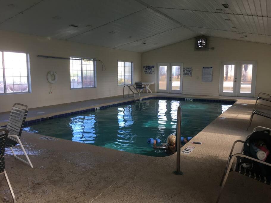 Apartment Lovely 1-bedroom In River Oaks Golf *