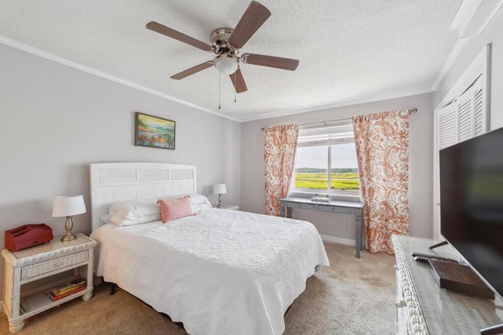 Right Across Pool View Private Balcony By Zen Living Short Term *