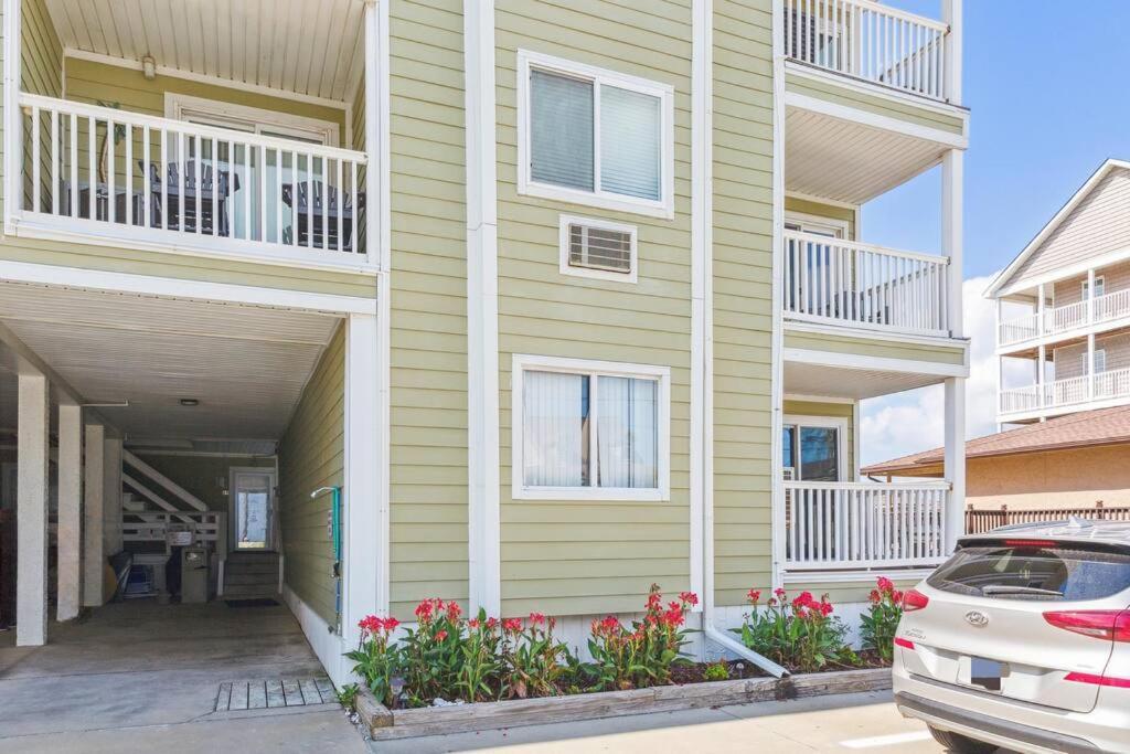Apartment Right Across Pool View Private Balcony By Zen Living Short Term Myrtle Beach