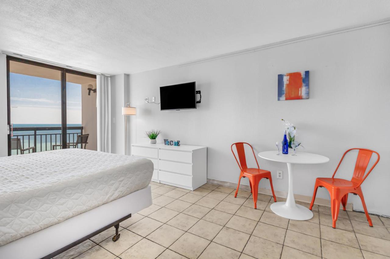 Beachfront Romantic Escape W Perfect View 1212 Apartment