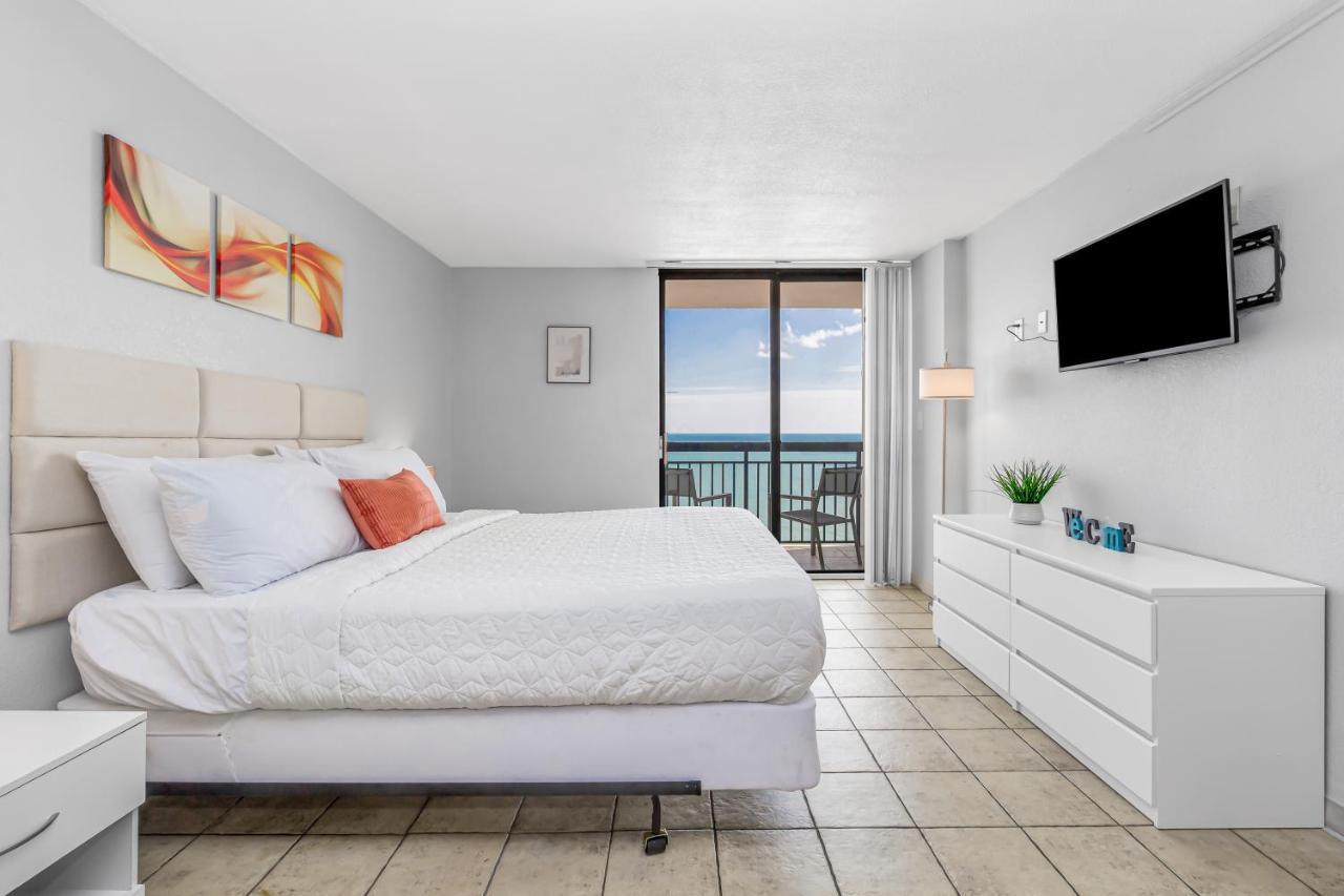 Beachfront Romantic Escape W Perfect View 1212 *