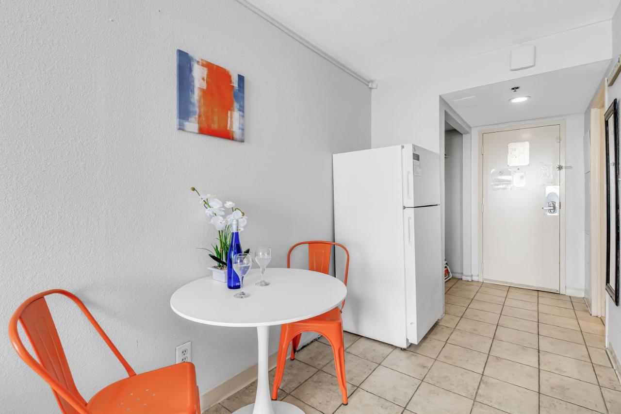 Apartment Beachfront Romantic Escape W Perfect View 1212 *