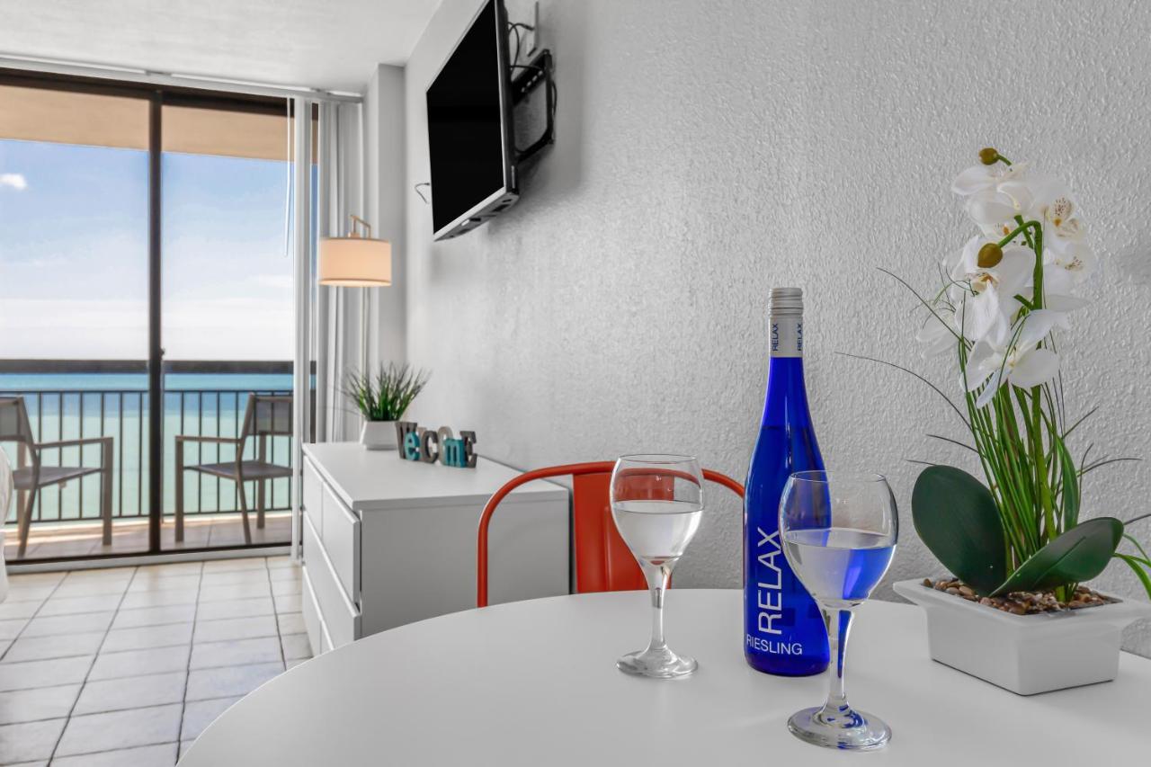 Beachfront Romantic Escape W Perfect View 1212 *